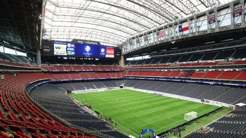 詹姆斯揽三双浓眉贡献29+16+5，主场轻取奇才